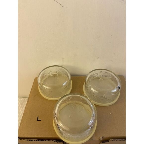 3 Princess house small glass bowls with lids microwave safe - Picture 2 of 3